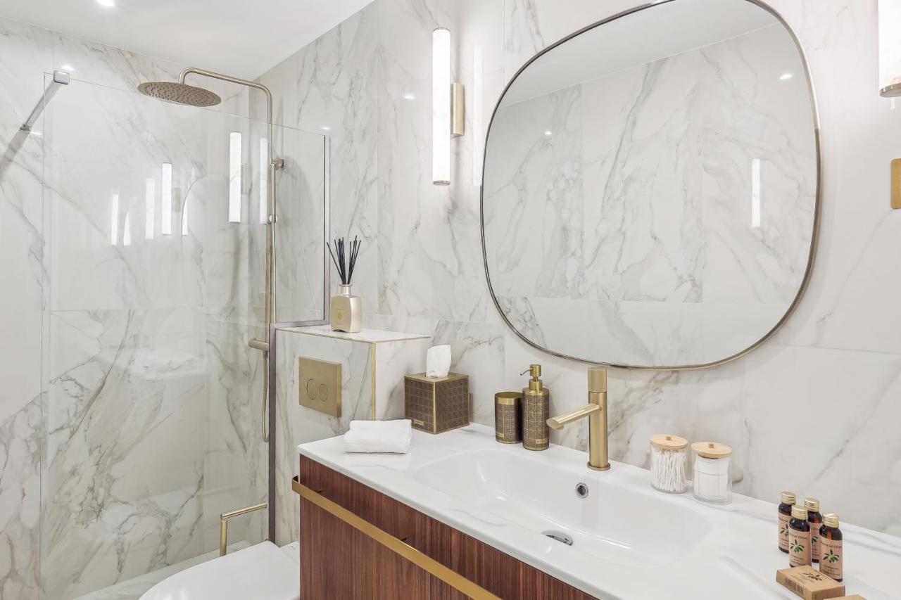 Suite Luxueuse Avec Jardin Prive Sauna Et Jacuzzi Paris Eksteriør billede